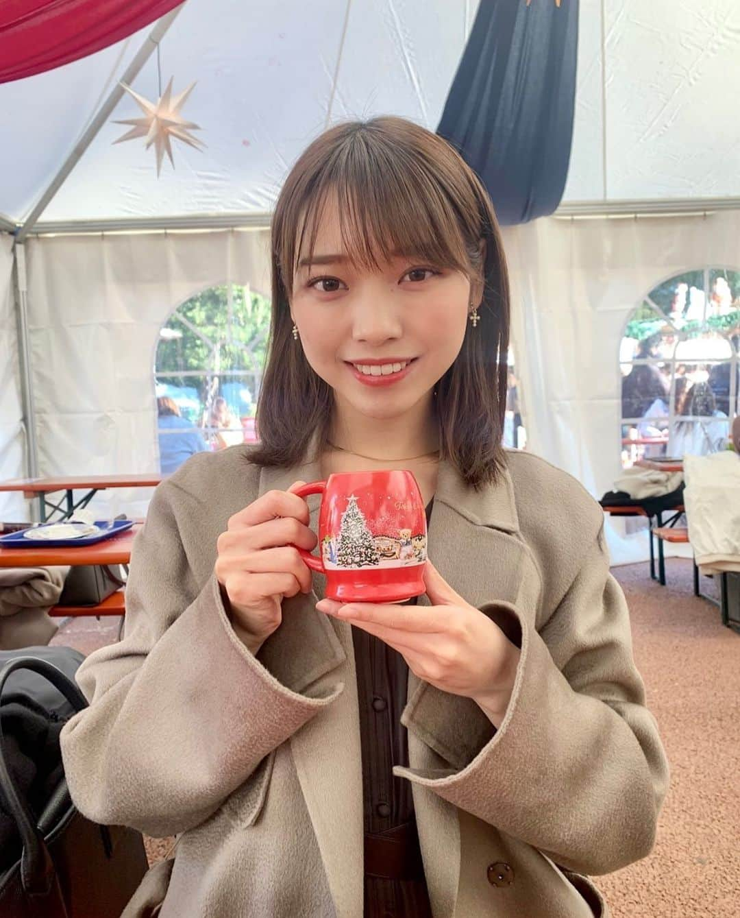 横山キラさんのインスタグラム写真 - (横山キラInstagram)「日比谷のクリスマスマーケットに行きました🎄  誰と行ったでしょう！笑  皆様、素敵なクリスマスをお過ごしください⛄  #クリスマスマーケット #クリスマスマーケット #クリスマス #エッグノッグ #日比谷 #日比谷カフェ #日比谷ランチ #日比谷公園 #クリスマスマグ #クリスマスマーケット🎄 #クリスマスイブ」12月24日 19時18分 - kira_yokoyama_