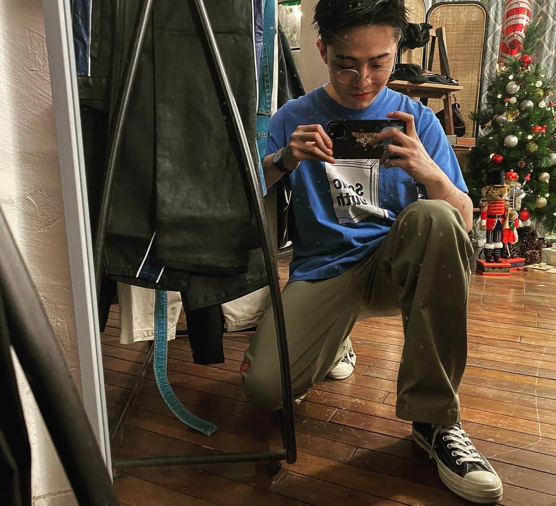 Giriboyのインスタグラム：「@voguekorea #입어보그 유투브 ㄱ ㄱ」