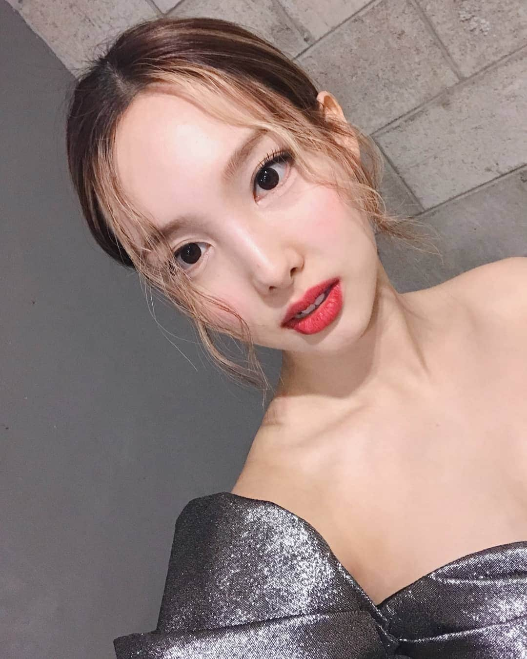 ナヨンさんのインスタグラム写真 - (ナヨンInstagram)「🤍🤍🤍 © TWICE ↬#Nayeon #TWICE #나연 #트와이스 ♡」12月24日 19時19分 - twnayeon