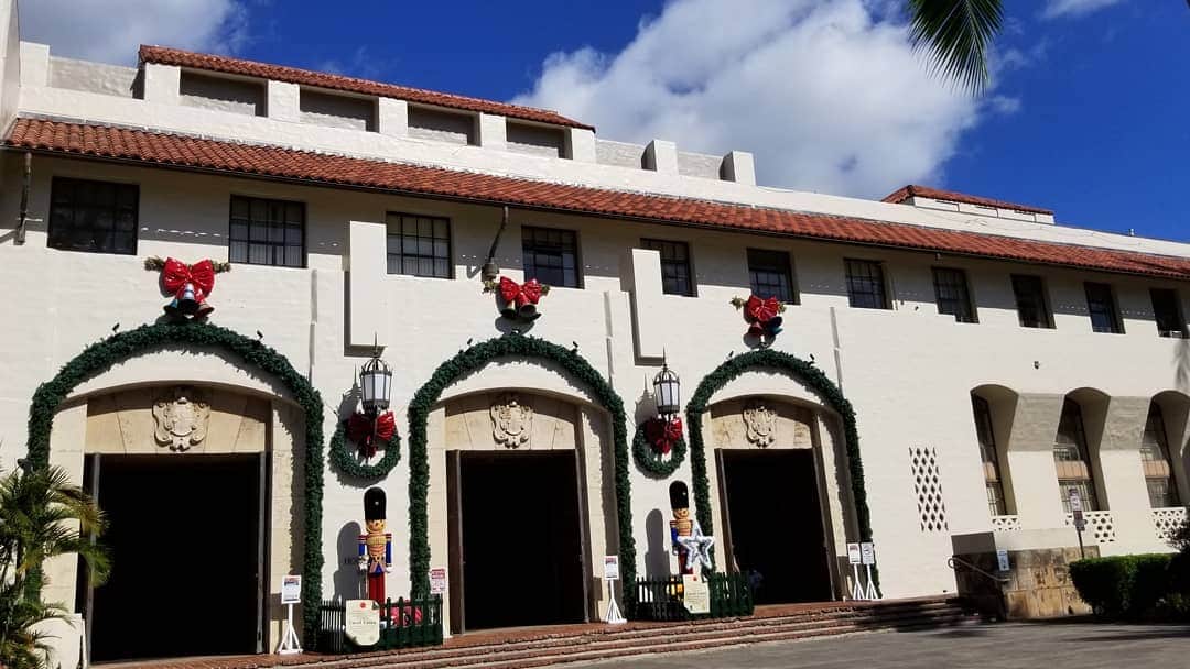 瀬川慶さんのインスタグラム写真 - (瀬川慶Instagram)「Merry Christmas 2020 with Aloha and Mask! 　 マスク付けてもアロハなメリークリスマス！　 #hawaii #aloha #2020christmas #honoluluhale #Hawaiianchristmas #mrsanta #honolulu #covid19hawaii #ハワイ　#アロハ　#2020クリスマス　#ハワイアンクリスマス　#想定外な年　#ホノルルハレ」12月24日 19時27分 - kei.segawa