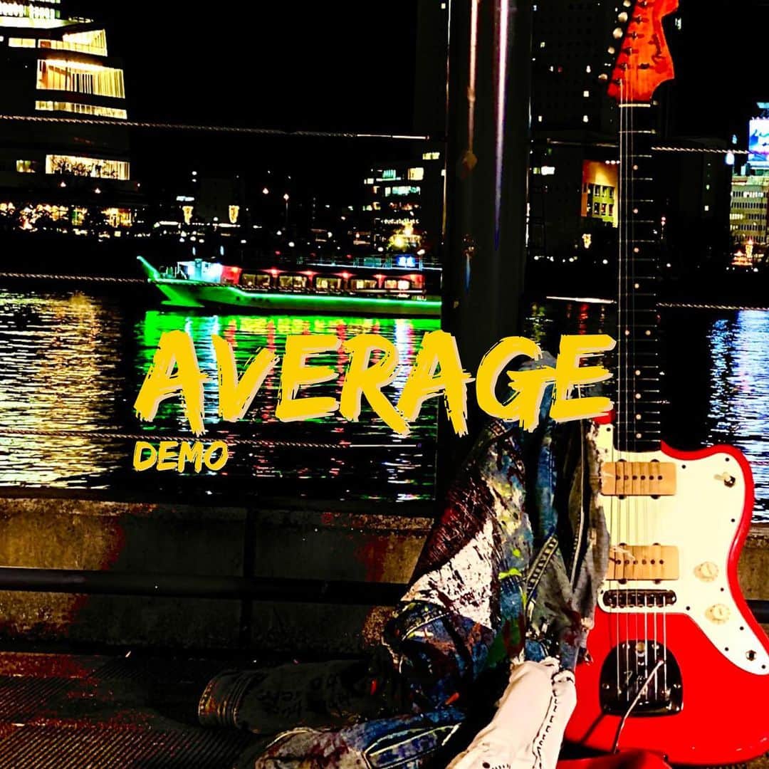 山岸竜之介のインスタグラム：「【１２／２５  ０：００】  YouTubeLiveで発表がありましたように 「Average」のDemoを配信します。 ライブでは定番の曲を みんなにクリスマスプレゼントだぁ！🎅🏻  linkco.re/My1Vqnaf  #rock #guitar #demosong #Ryunosukeyamagishi」