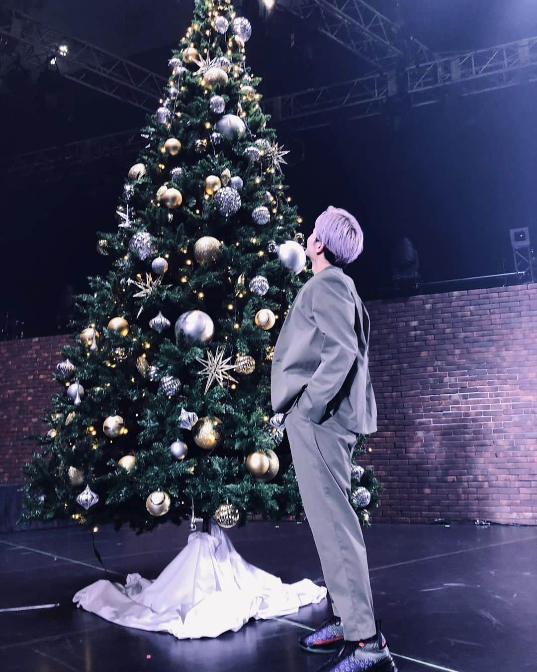 与那嶺瑠唯さんのインスタグラム写真 - (与那嶺瑠唯Instagram)「・ ・ This xmas will be a very special xmas🎄 ・ ・ #Christmas_Eve #LDH_JAPAN #THE_RAMPAGE #与那嶺瑠唯 #류준 #RUI」12月24日 19時38分 - 1_rui_yonamine_6