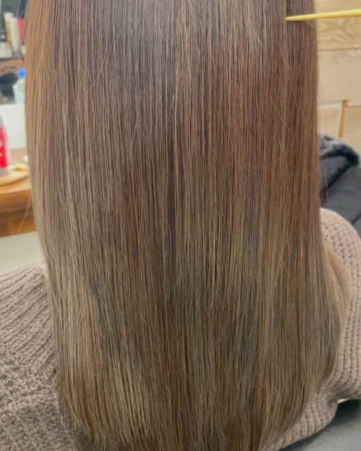 仁科仁美のインスタグラム：「里海に紹介してもらって行ってきた♡  自分の事を後回しにし過ぎてカスカスのボロボロになってた髪が♡  テンション上がった♡」