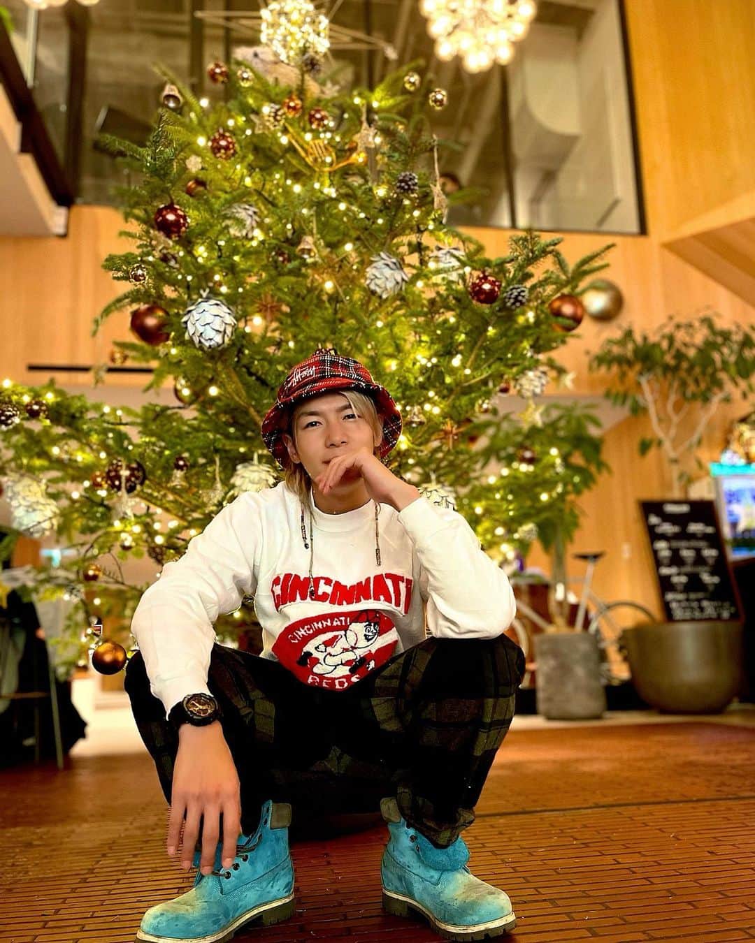 ジョーブログのインスタグラム：「メリークリスマス🎄 大事な人と過ごす人もそうでない人も素敵な一日になりますように。 コロナとかで大変な真っ只中やけど皆に少しでも幸せが訪れますように。 #レディゴー」