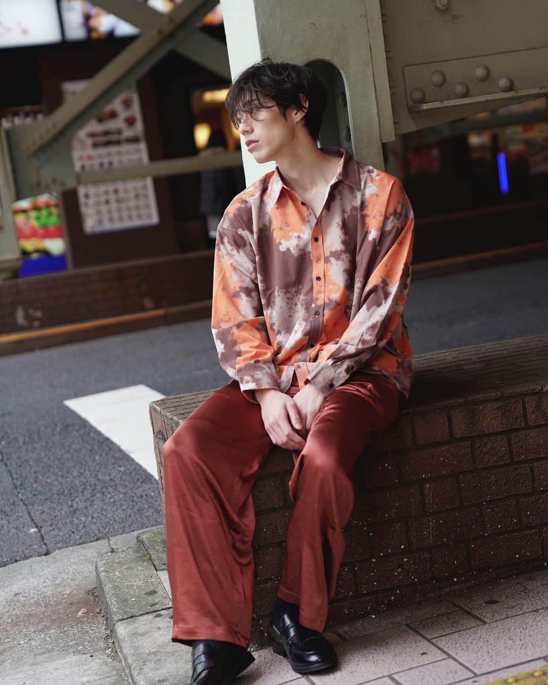 のインスタグラム：「年末、年始と仕事がありが幸せ。 体調に気をつけながら頑張ります🕺🏽  #作品撮り」