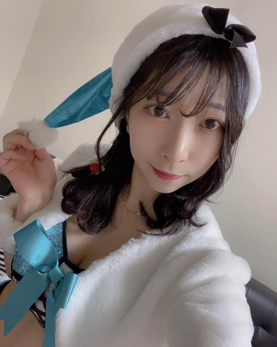 佐藤梨菜のインスタグラム：「.・+＊+・. Merry Xmas.・+＊+・.  #feam #idol #メリークリスマス #サンタ  #좋아요 #좋아요환영 #팔로우미」