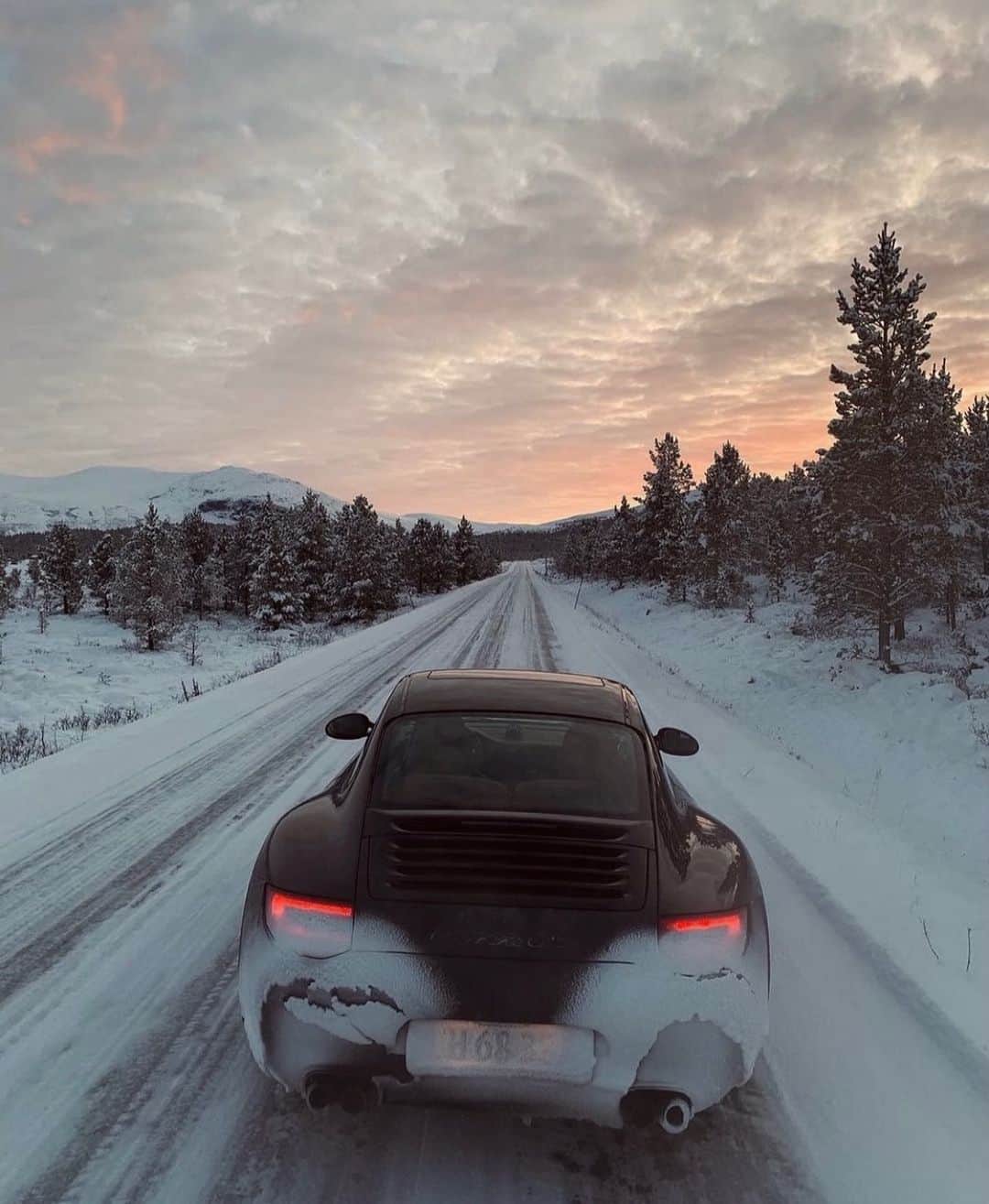 ペニーレ・タイスベックのインスタグラム：「Highway to 2021 🎄」