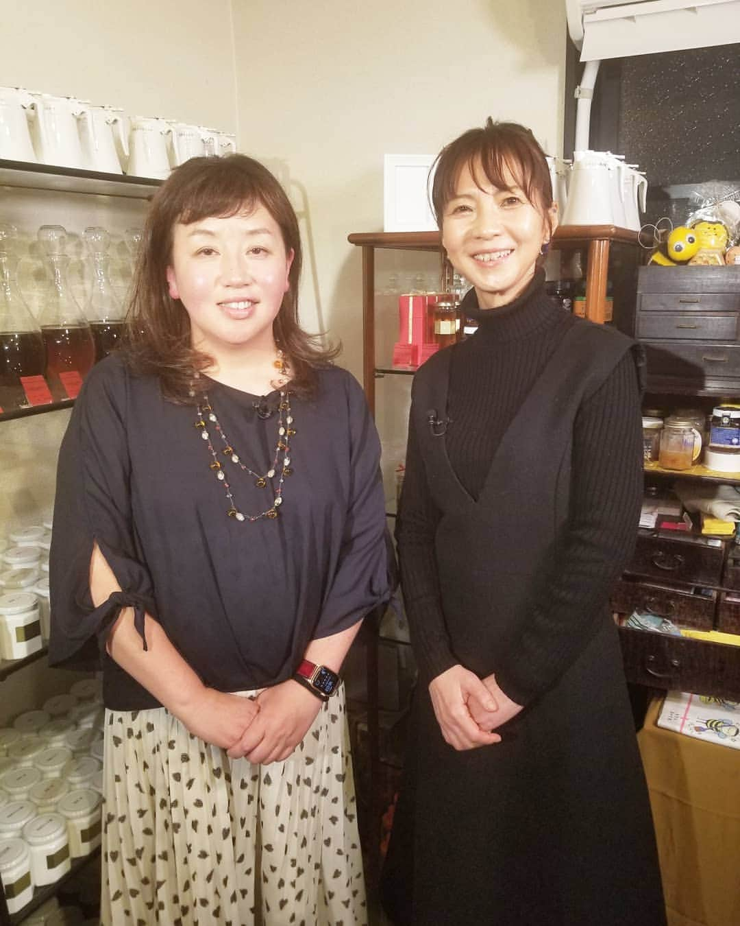 谷口キヨコさんのインスタグラム写真 - (谷口キヨコInstagram)「蜂蜜専門店さん🐝ワタシ、女王の教室とは何の関係もございません。 #はちみつ  #蜂蜜  #蜂蜜専門店  #蜂蜜専門店ドラート  #マヌカハニー #はちみつ好き  #やっぱり寒かった」12月24日 20時07分 - kiyokotaniguchi