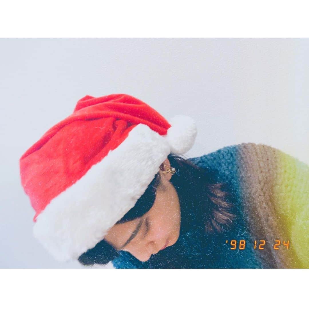 山崎紘菜さんのインスタグラム写真 - (山崎紘菜Instagram)「🎅🎅🎅 Happy Holidays🎄🎁⛄️✨ . めりーくりすますいぶ。 #アプリで1998年にワープしちゃうので #だれか解決法教えてください。」12月24日 20時08分 - hirona_yamazaki