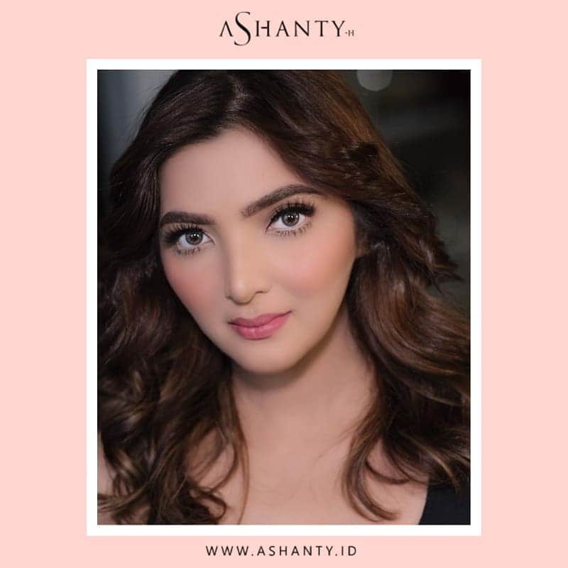 ASHANTY BEAUTY CREAM OFFICIALのインスタグラム：「Ashanty Beauty Cream Anti Aging Series merupakah cream wajah anti aging yang mengandung antioksidan bermanfaat dalam melindungi kulit dari kerusakan yang disebabkan oleh radikal bebas. Selain itu juga memiliki manfaat dalam memperlambat proses penuaan kulit, mengurangi kerutan, dan kerusakan kulit akibat paparan sinar matahari.」