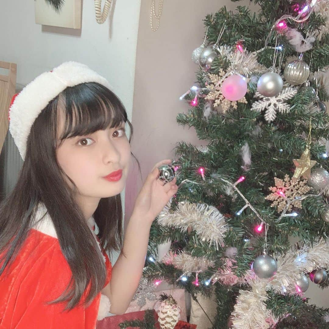 星野愛美さんのインスタグラム写真 - (星野愛美Instagram)「Merry christmas Eve 🎄❕ ・ ・ ・ 1週間前にサンタさん来たんだ私 😂😂 #シブサン #クリぼっち #クリぼっちじゃないよ #家族と過ごしてる #christmas #merrychristmasEve」12月24日 20時18分 - aimi._.nn08