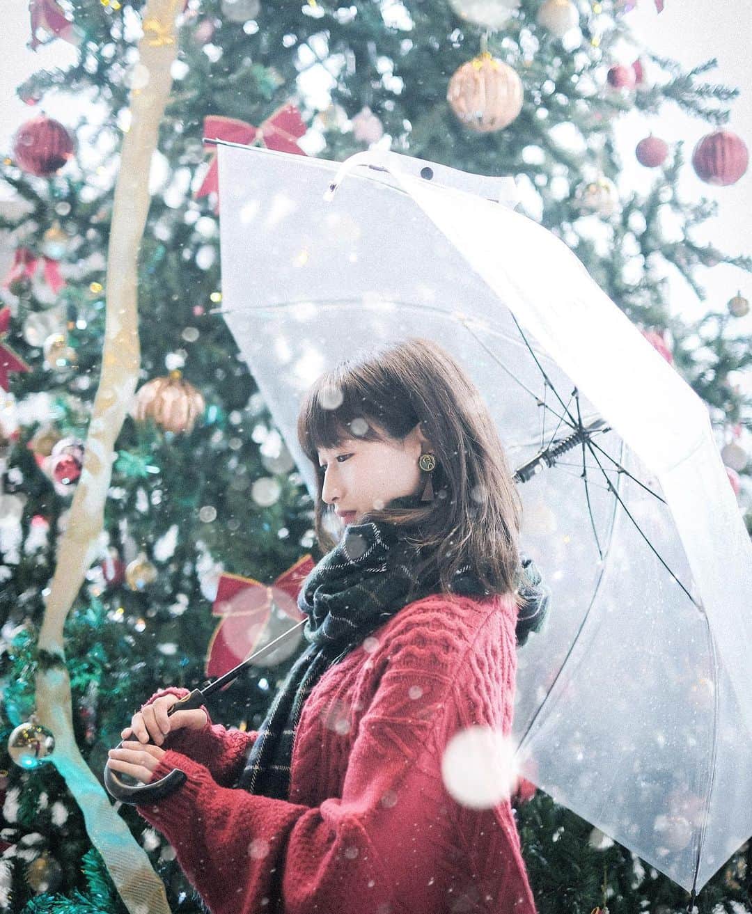 TAKI Modのインスタグラム：「. .  🎄MerryX'mas 🎄 . . 今年も自分へのクリスマスプレゼント買わないとだな🤔 . . 【location : Niigata , Japan 】 . . follow☞@team_jp tag ☞#team_jp_ ←最後の_忘れず . . XPRO2 / XF35mm F1.4 . .  #portrait#ポートレート  #RECO_ig  #igersjp#IG_phos #写真好きな人と繋がりたい#その瞬間に物語を#スクリーンに恋して#genic_japan  #pasha_magazine @FUJIFILMjp_x  @FUJIFILM_xseries」