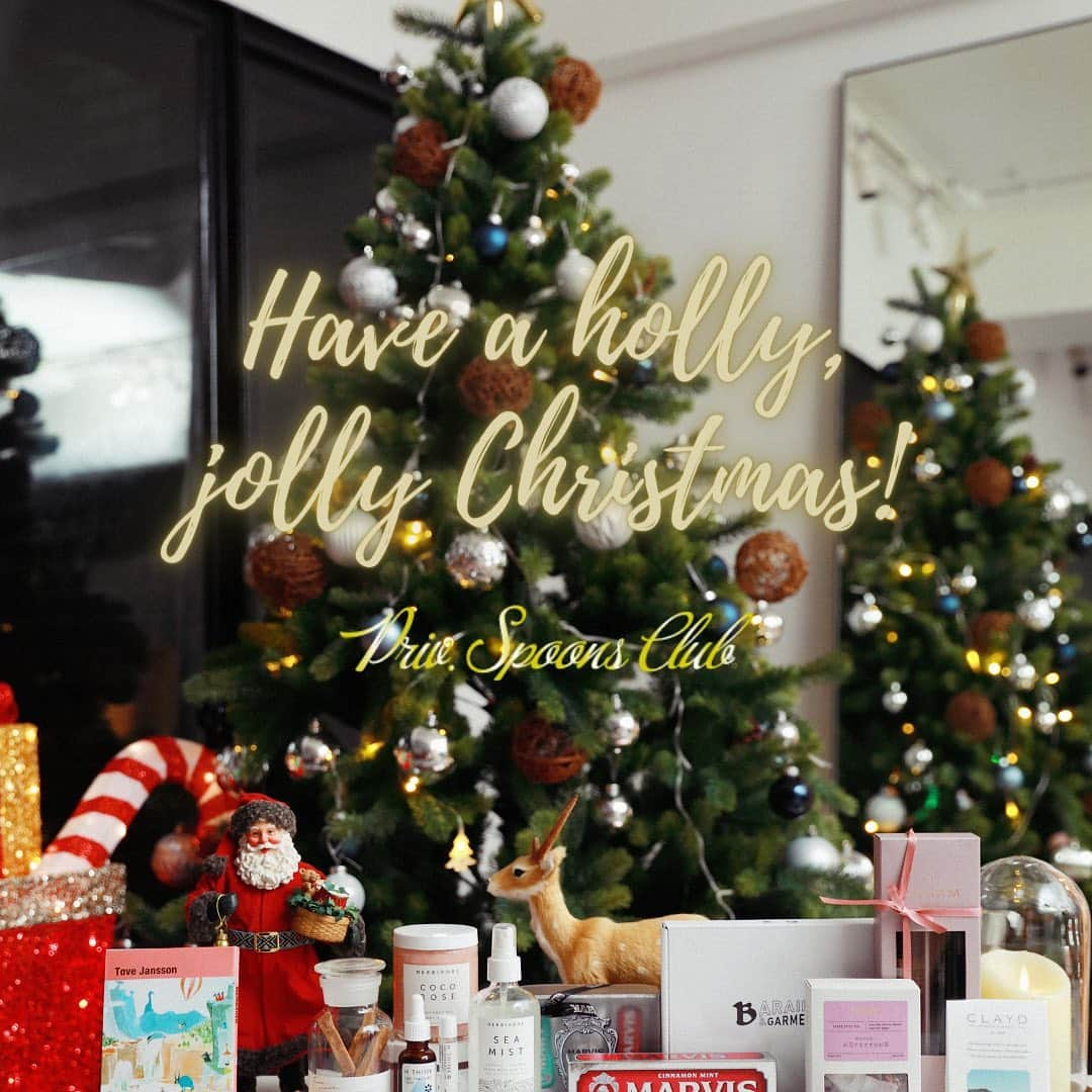 Priv. Spoons Clubのインスタグラム：「Have a holly, jolly Christmas!🎅🎄🎁﻿ ﻿ ------------------------------------------------﻿ ﻿ FOR PRECIOUS ONE﻿ by Priv. Spoons Club﻿ ﻿ ﻿ Priv. Spoons Clubでは、11月26日(木) 〜12月25日(金)までの期間、クリスマスフェアとして“FOR PRECIOUS ONE” by Priv. Spoons Club を開催中！﻿ ﻿ お家で過ごす時間をより快適にする9つのブランドを期間限定で展開。﻿ ﻿ イタリア・フィレンツェで誕生し、長い間愛され続けているデンタルケアブランド”MARVIS”や、 100%天然由来成分にこだわるスキンケアブランド” Herbivore Botanicals”、日本生産にこだわる日本発のCBDブランド”H THINK”など全9ブランドをラインナップ。Priv. Spoons Clubの上質なスリーピングウェアやルームウェアと組み合わせたリラクゼーションギフトをご自身でお創り頂けます。﻿ ﻿ 期間中は、オリジナルギフトボックスのラッピングサービスを無料サービス致します。オリジナルクリスマスカードやクリスマス限定リボンなど、プレゼントにトキメキを加えるグッズも取り揃えております。﻿ ﻿ 今の気分にぴったりなお家時間をより充実させるブランド、アイテムをフェアー期間限定にて展開。﻿ ﻿ 皆さまの2020 X'masが笑顔で溢れますように🎄﻿ ﻿ ﻿ ------------------------------------------------﻿ ﻿ ▪️POPUP情報﻿ ﻿ ＠銀座SIX 4F THE POPUP 4th﻿ 【日程】12/2(水)〜1/12(火) ﻿ 【営業時間】10:30〜20:30﻿ ﻿ ＠EQUALAND SHIBUYA 渋谷ミヤシタパーク3F﻿ 【日程】10/1(木)〜12/31(木)﻿ 【営業時間】11:00～21:00﻿ ﻿ ------------------------------------------------﻿ ﻿ 《代官山本店 営業時間》﻿ ﻿ ・営業時間 12:00〜20:00﻿ ﻿ ・定休日　毎週水曜(祝日の場合は営業します)﻿ ﻿ ﻿ ※引き続きコロナ感染拡大防止の来店時のご協力をお願いいたします。﻿ ﻿ ・来店の際はマスク着用をお願いいたします。﻿ ﻿ ・店頭にて検温を義務化させていただきます。﻿ ３７.５度以上の方はご入場いただけませんのでご了承ください。﻿ ﻿ ・空気の入れ替えのため窓を開けています。﻿ ﻿ ・店頭の消毒は徹底して行います。﻿ ﻿ ------------------------------------------------﻿ ﻿ #privspoonsclub﻿ #pajamas﻿ #roomwear﻿ #lifestyle﻿ #silk﻿ #christmas﻿ #present﻿ #gift﻿ #プライベートスプーンズクラブ﻿ #パジャマ﻿ #ルームウェア﻿ #ライフスタイル﻿ #シルク﻿ #シルクパジャマ﻿ #おうち時間﻿ #クリスマス﻿ #クリスマスプレゼント﻿ #プレゼント﻿ #ギフト」