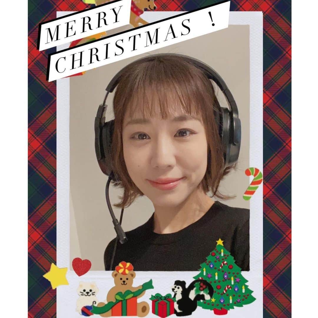 笠松はるのインスタグラム：「﻿ Merry Christmas Eve❣️﻿ ﻿ #今日は大学のオンラインレッスン日﻿ #良いクリスマスをー💕﻿ #笠松はる #劇団四季 #元劇団四季 #日本オペラ協会 #soprano #ソプラノ #ミュージカル ﻿ #ヴォーカルコーチ #ボイトレ﻿ ﻿」