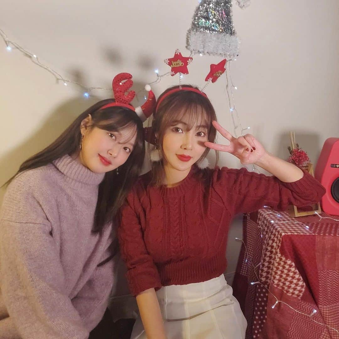 ヘミさんのインスタグラム写真 - (ヘミInstagram)「Merry christmas 🎅🏻 ❄️ . .  집콕이지만 연말 잘 마무리하세용 !! 내년은 더 자유로운 2021년이 되길 😀」12月24日 20時25分 - yesyesyelll