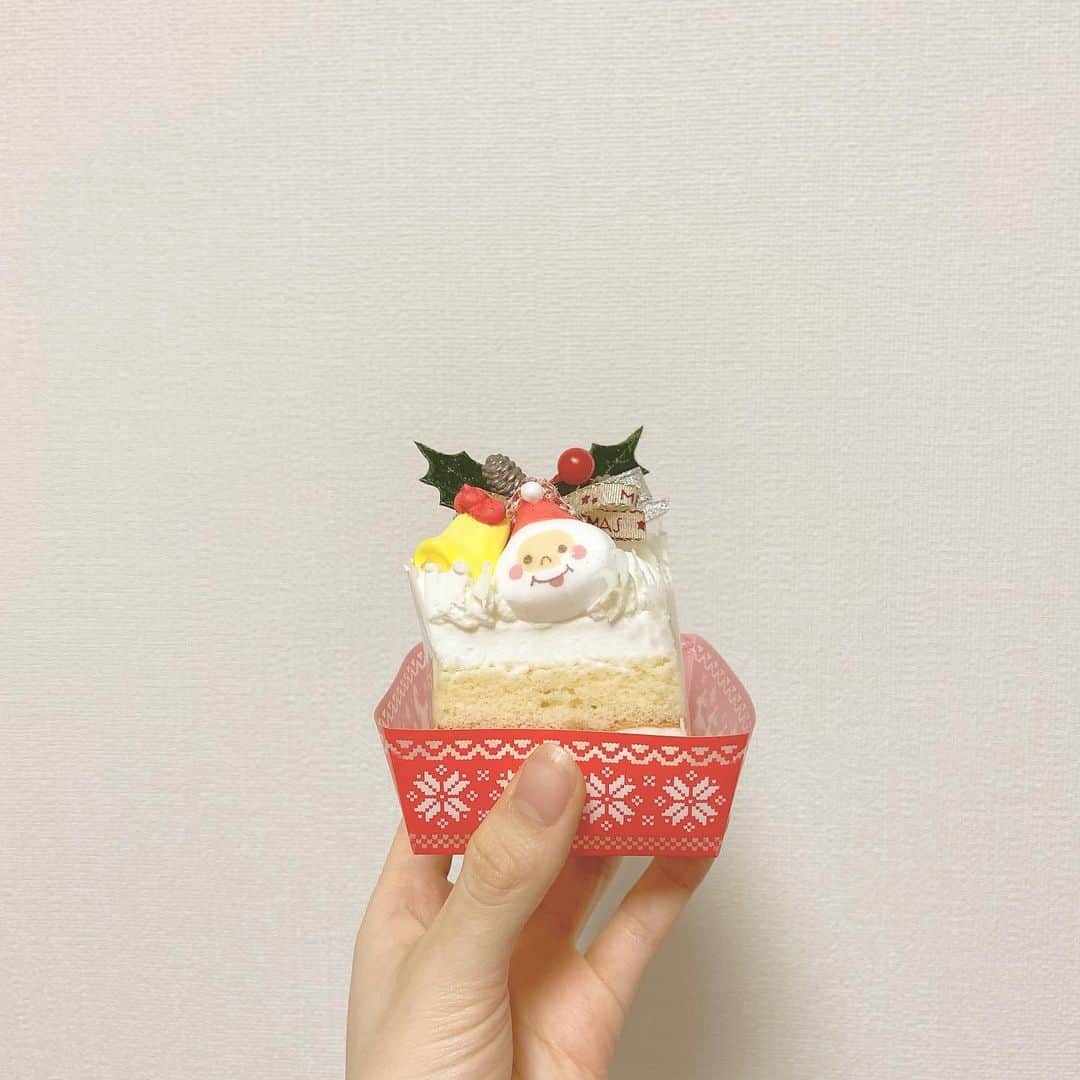 渡部愛加里さんのインスタグラム写真 - (渡部愛加里Instagram)「Merry Christmas 🍰  #クリスマス #クリスマスケーキ #サンタクロース #ケーキ #ショートケーキ」12月24日 20時33分 - akarin_1018