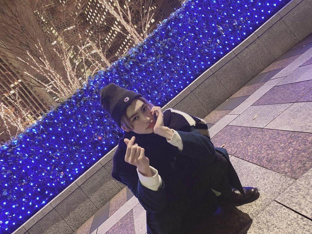 増子敦貴さんのインスタグラム写真 - (増子敦貴Instagram)「ハッピーメリークリスマスイブ☺️  誰とどうすこじてるのかなー？？？😏😏  どうか幸せな今宵にしてくださいね。  #GENIC #増子敦貴」12月24日 20時47分 - atsuki_mashiko