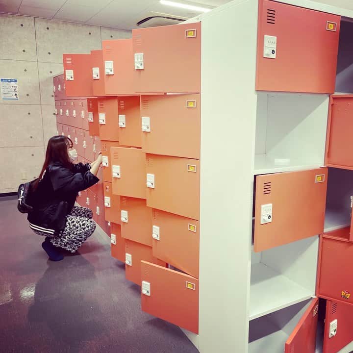 のインスタグラム：「#datokyo  #クリーンデー 先生たちの頑張りをぜひご覧ください。(笑) . 今年はいろんなことがある中で 在校生の皆さんには たくさんの協力をしていただきました。 ありがとうございました！ (来校を自粛してくれた卒業生もご協力、ありがとうございます！) . 2021年も皆さんを全力でサポートしていきます。 素敵なクリスマスと新年をお迎えください✨✨ .」
