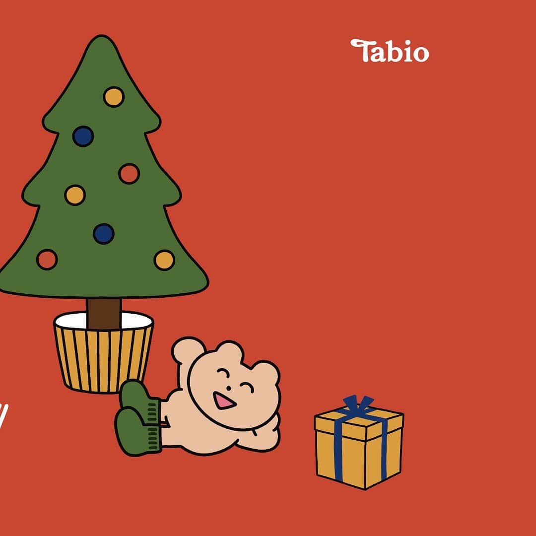 靴下屋公式アカウント（tabio）さんのインスタグラム写真 - (靴下屋公式アカウント（tabio）Instagram)「. “Winter Holiday” いっしょだと、あたたかいね。 . https://tabio.com/jp/christmas/  . Tabioからのクリスマスプレゼント！ ただ今、Tabioアプリダウンロードで Tabio公式オンラインストアで使える ¥100クーポンをプレゼント中。 〝Tabioアプリ〟で検索！ . Tabioの靴下で、あたたかいクリスマスを . . @wakarana_i2  @w_usakuma  #tabio #tabio_official #タビオ #socks #sockstagram #sockstyle #socksoftheday #ソックス #ソックスコーデ #靴下 #靴下コーデ #くつした #足元くら部 #足元コーデ #今日の足元 #legfashion #レッグファッション #おうち時間 #stayhome」12月24日 20時51分 - tabio.jp