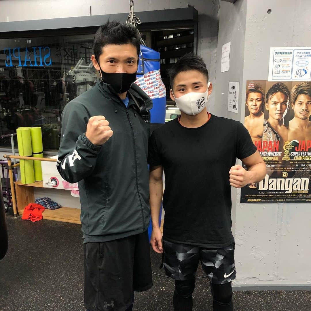 京口紘人のインスタグラム：「. . . 今年最後のフィジカルトレーニング終了 . . 1年間ありがとうございました . . また来年もよろしくお願いします . . Physical Training Coach  . . thank you @v1.nobu  . . #京口紘人 #hirotokyoguchi #boxing #teamcanelo #noboxingnolife #dazn #matchroom」