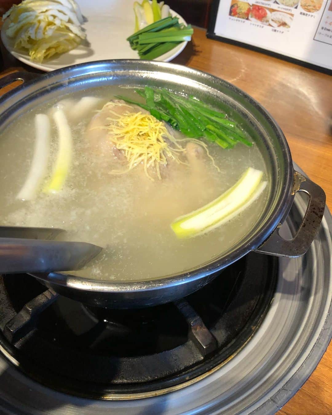 松井大輔のインスタグラム：「隔離生活13日目　後ちょっと  Isolation life  HOTEL出たら韓国料理も食べたい。 ダッカンマリ  #isolation  #hotel #koreafood  #korea #ダッカンマリ #クリスマスイブ #クリスマスイブとクリスマスどっちが大事なのかな？ #24日それとも25日」