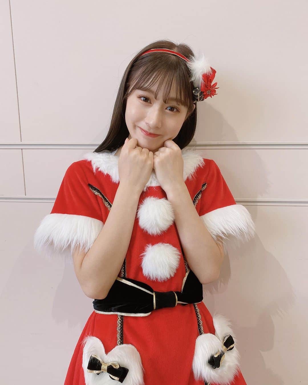 加藤美南のインスタグラム：「HappyMerryXmas❤️ クリスマス衣装好き🎅🎄 小さい頃からクリスマスは1年で1番好きな行事です😊✨」