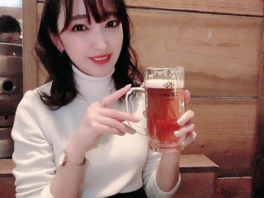 のインスタグラム：「𓊆クリスマス𓊇  💝はっぴーめりーくりすますいぶ💝  みなさん何かしますか？🎄  私はサンタさんが生理痛という素敵なプレゼントをくれました( ˘ω˘)💔 なので楽しそうなクリスマスの写真はありません悲しい！！  みんなのクリスマスの思い出とか聞きたいな〜あ！」