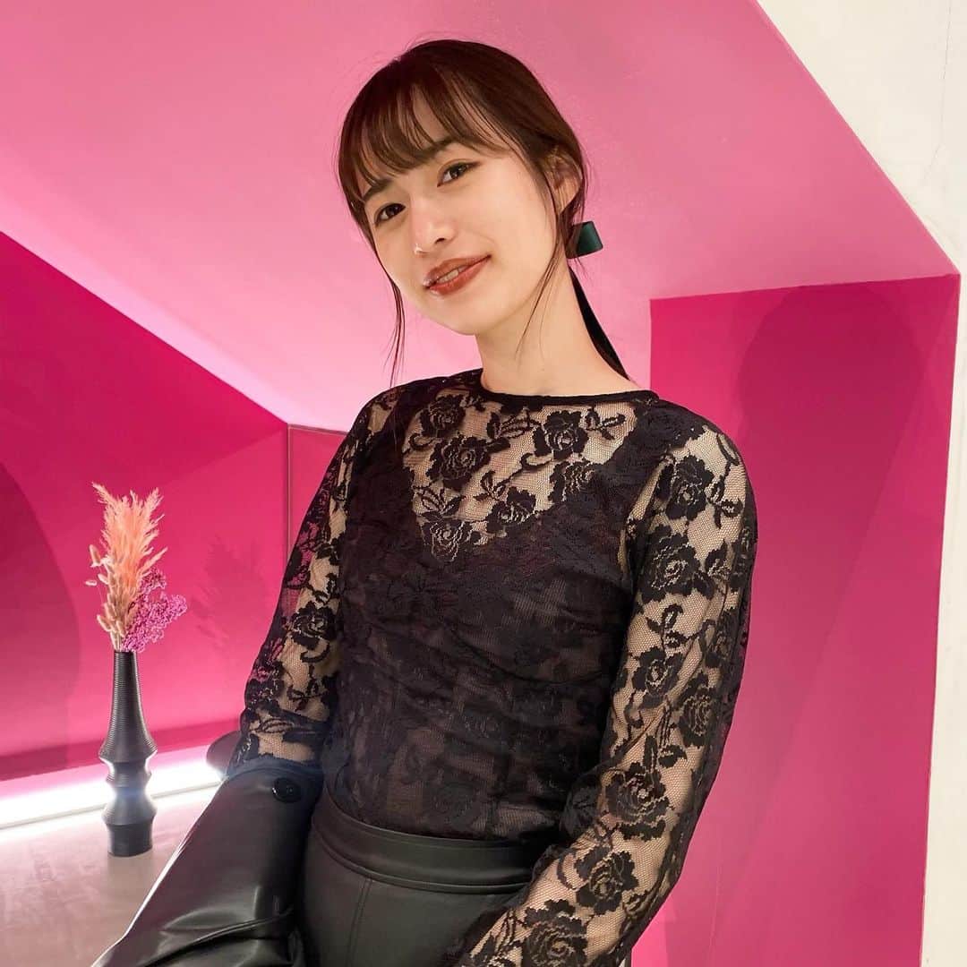 のインスタグラム：「. 夏頃からずっと気になっていたキレイラインをスタートしたは良いものの、今日はいけるぞ！という日にしか装着してない為、未だ効果得られず前歯、、🦷🐰（謎にちょっと滑舌悪くなった気がする）何故？ . #来年に期待 #kannofuku」