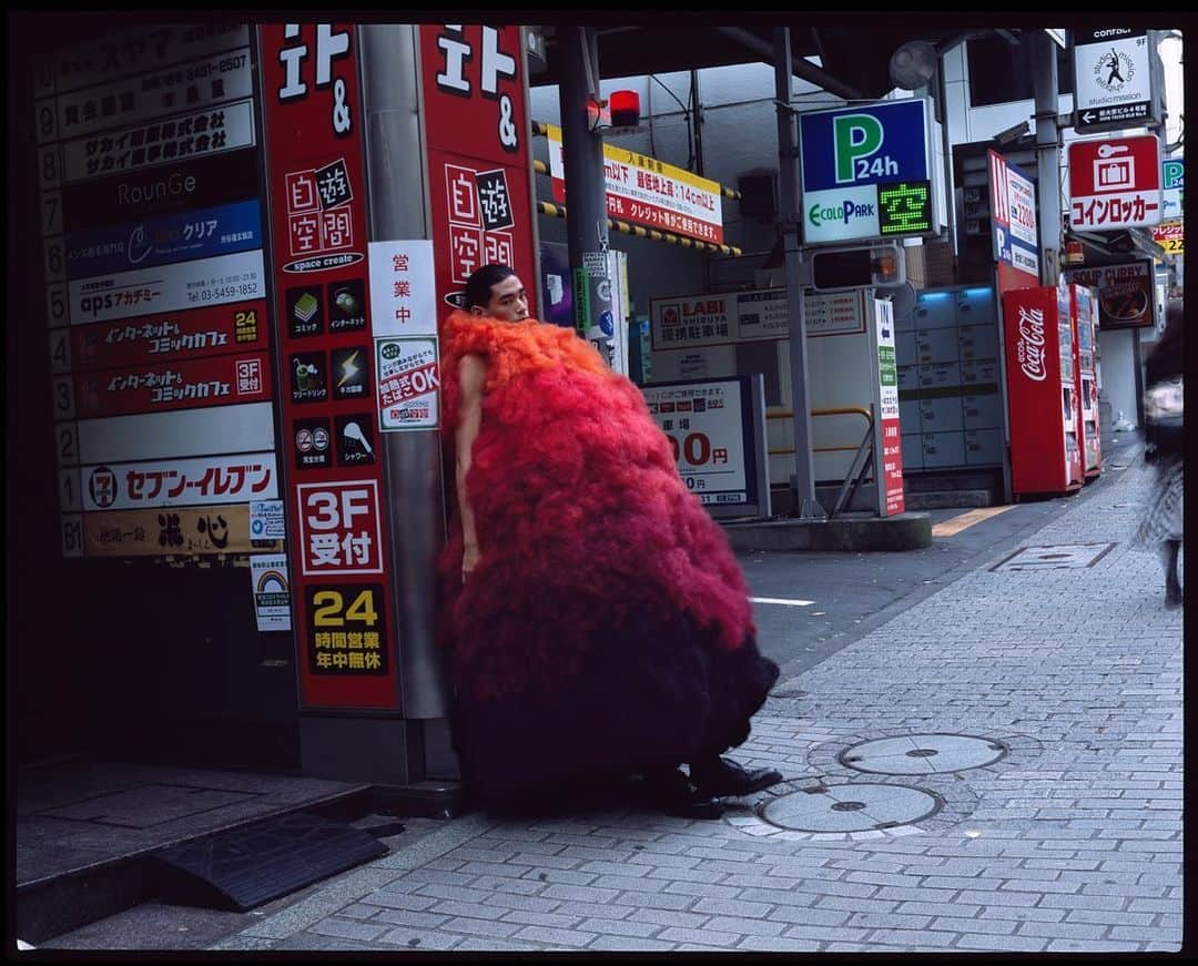 UTAさんのインスタグラム写真 - (UTAInstagram)「GQ Street Stories. Genderless. @noirkeininomiya x @commedesgarcons x @chikashisuzuki1972 x @gqjapan」12月24日 21時05分 - utauuu