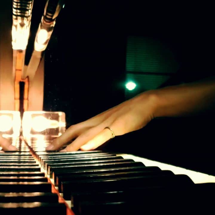 大久保裕太のインスタグラム：「『クリスマス·イブ』. #piano#pianoman#okbpiano#instapiano#christmas #goodnight」