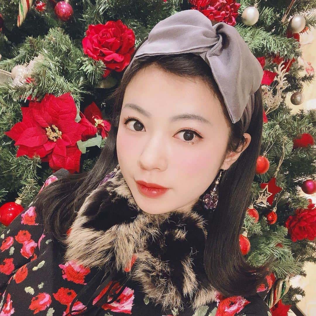 加藤万里奈さんのインスタグラム写真 - (加藤万里奈Instagram)「メリークリスマス💚❤ 素敵な夜をお過ごしください🎅🏻.☆.｡.:  #クリスマス」12月24日 21時10分 - _marinakato_