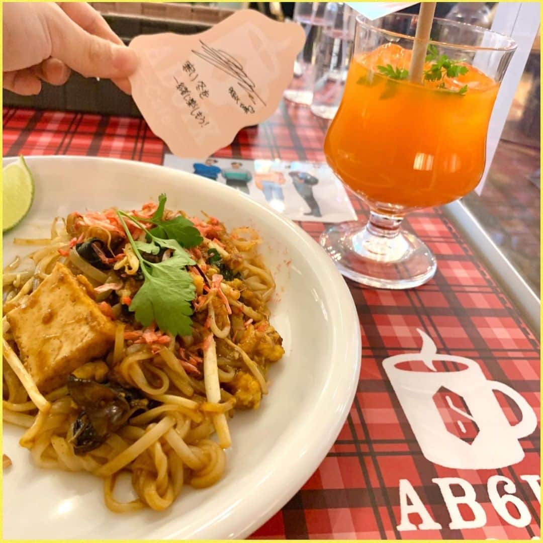 のインスタグラム：「可愛くて幸せでした🥰 動画撮ったのでYouTube楽しみにしててね🤘  귀엽고 행복했다🥰 영상 찍었으니까 YouTube기대해🤘  #ab6ix #ab6ixcafe afe」