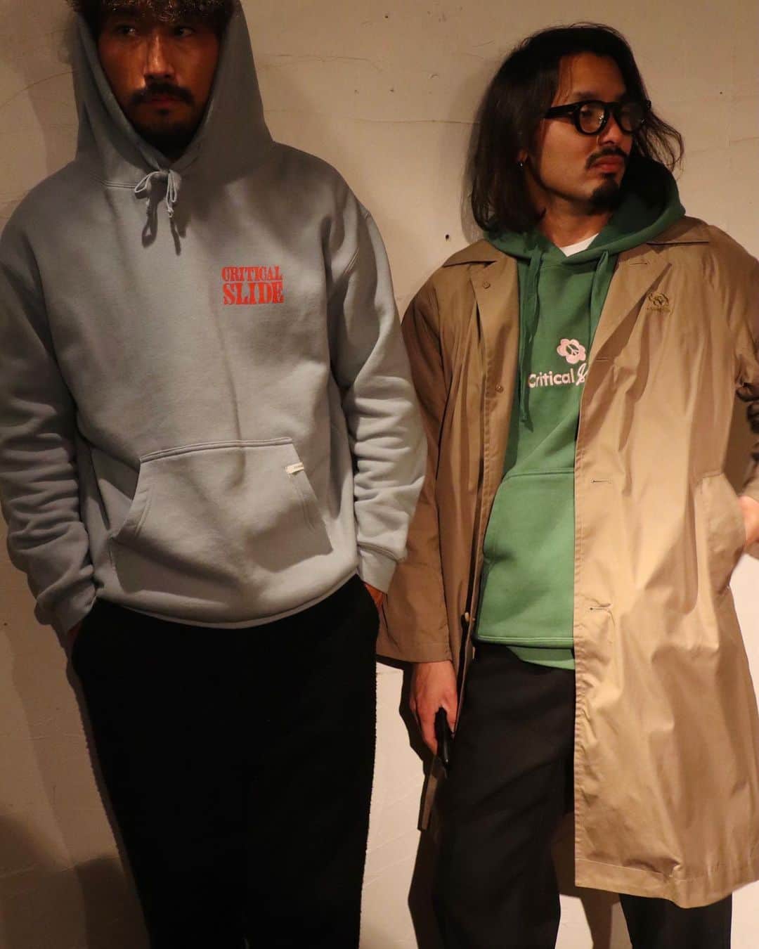 PORT of CALL Cafe&Store Tokyoのインスタグラム：「#pocdstyle -New Arrival- @tcss  🧥 Soutien Coat 👕 House Of Slide Hoody/Bloom Hoody Stocked @poc_daikanyama "POCスタッフが選ぶフーディーギフト"🎄🎁 サテンコートにフーディーはみんなが選ぶコーデでも人気!😚 都内デートなんかに、、早速おしゃれして出かけちゃおう🤍 #tcss #criticalslide #new #collection #portofcalldaikanyama #cafeandstore」