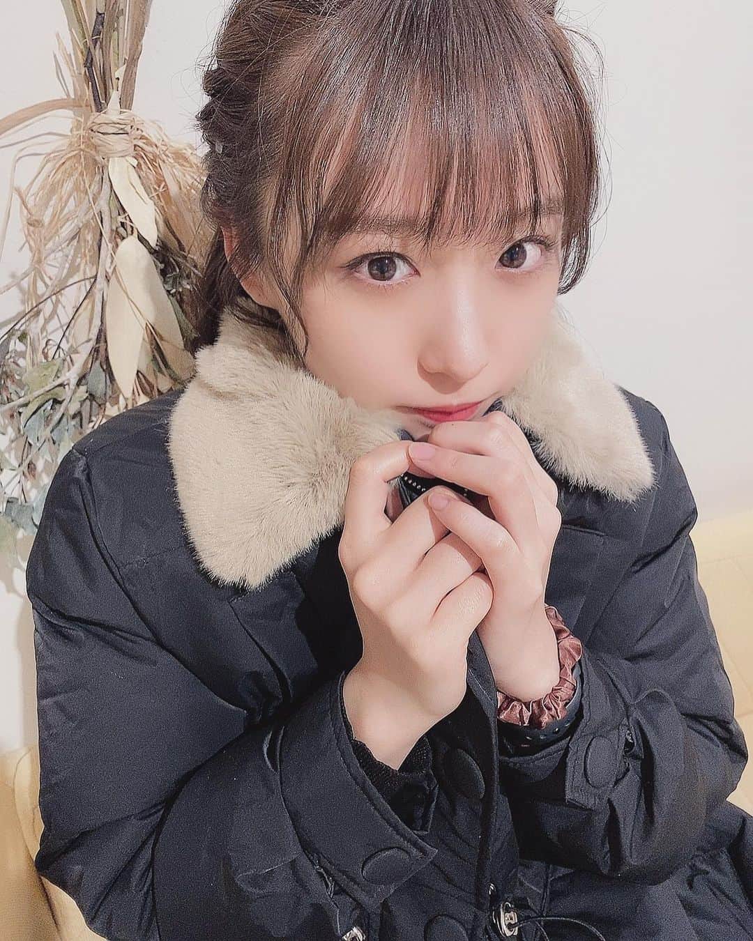 のインスタグラム：「咳をしても一人。 #ootd #outerwear #冬コーデ #xmas #winterfashion #lilyboutique」