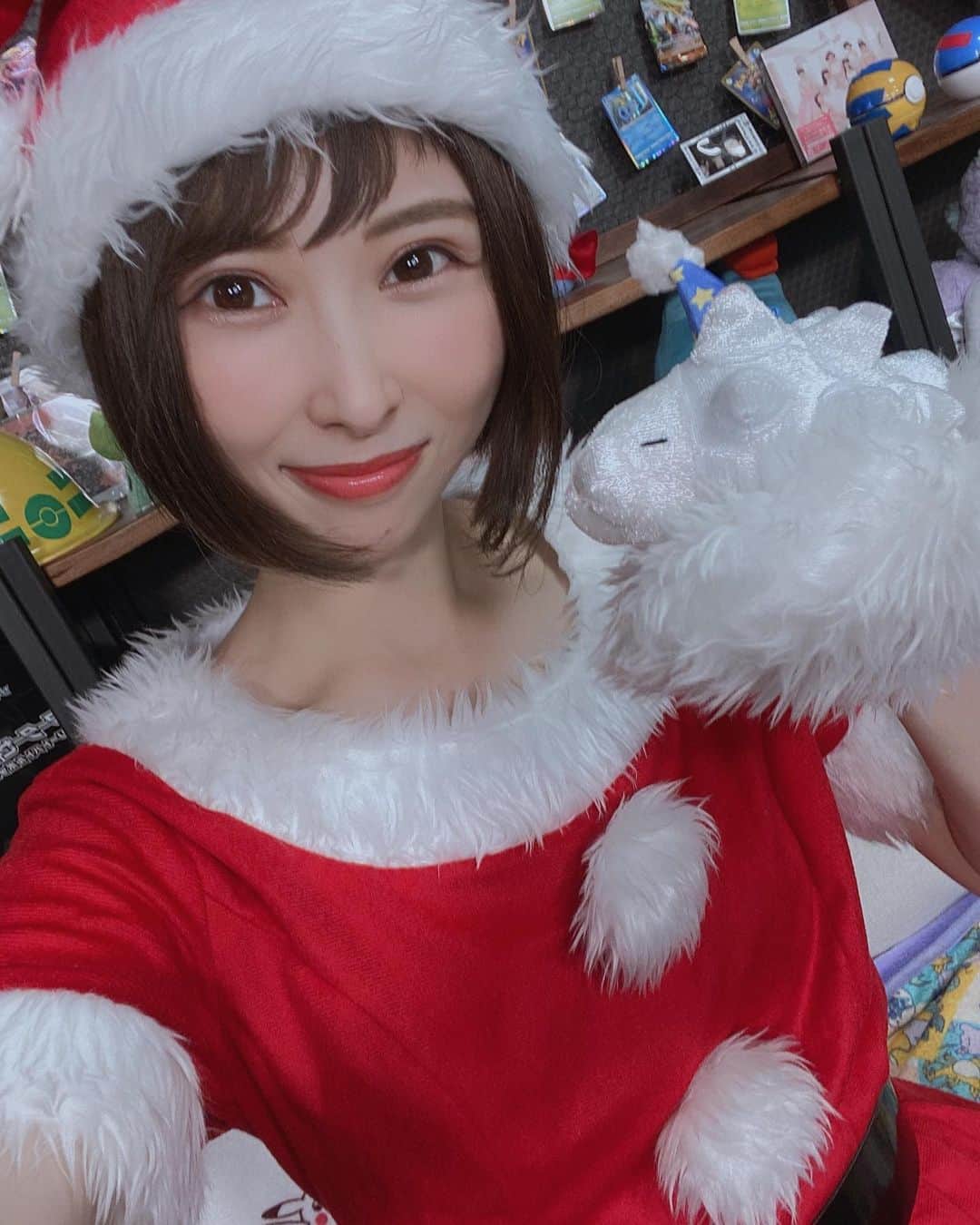 水野夏子さんのインスタグラム写真 - (水野夏子Instagram)「メリークリスマス！🎄✨  クリスマスのユキハミちゃんだよ！！ 寝てる！？！？ 寝てる姿も可愛いよぉぉお(´；ω；`)💓  みなさんもハッピークリスマス☆  #ポケカ #ユキハミ #クリスマス  #ポケモン」12月24日 21時32分 - natsukonatsu0830