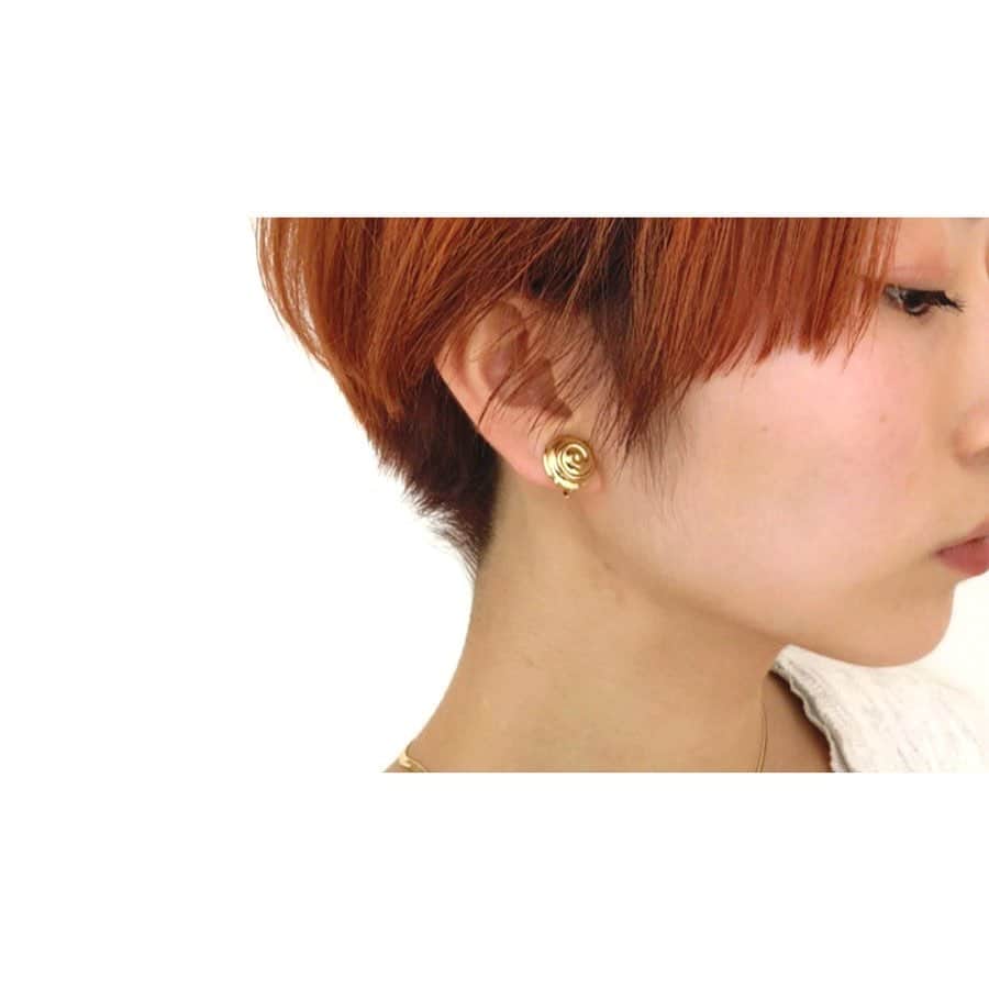 veticaのインスタグラム：「▼ vetica guest hair▼  冬にもぴったりなオレンジベージュのグラデーションカラーがオススメです⛄️  hair 鈴木　@koji_suzuki_   #vetica #tokyo #harajuku #ladies #beauty #hair #cut #color #bleach #　#お客様ヘア」