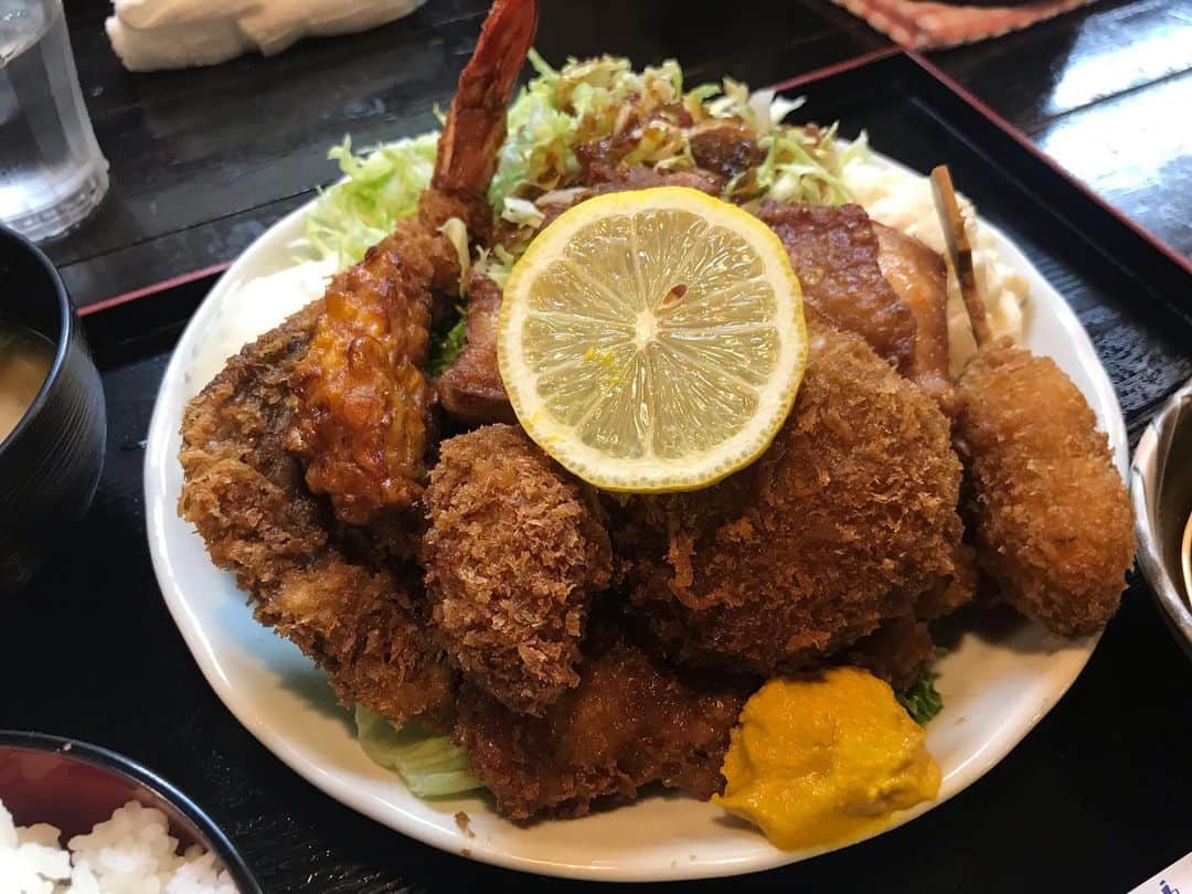 のインスタグラム：「・ 昼飯で殺されるかと思った ・ ボリューム満点 ・  #静岡グルメ #静岡ランチ #パン🥐  #静岡 #静岡市街中ランチ #ラーメン🍜 #おすすめカフェ☕️#静岡市パン屋 #デザート #スイーツ🍰 #駿河区おすすめランチ  #葵区ランチ #静岡市ランチ #静岡市グルメ #静岡市カフェ #静岡市 #食通 ・ ・ 静岡市の食通さんと繋がりたい 情報交換求む  もっと美味しい店知りたい ・ #followme #eat #grumet #food #cafe #lunch  #Shizuoka #japan #japan food」