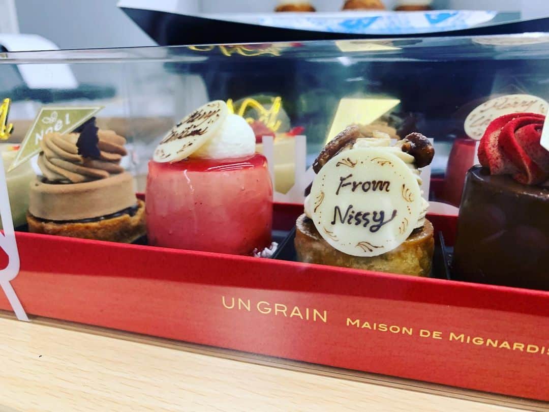Show-heyのインスタグラム：「#FromNissyサンタ 🎅🎁🍰」