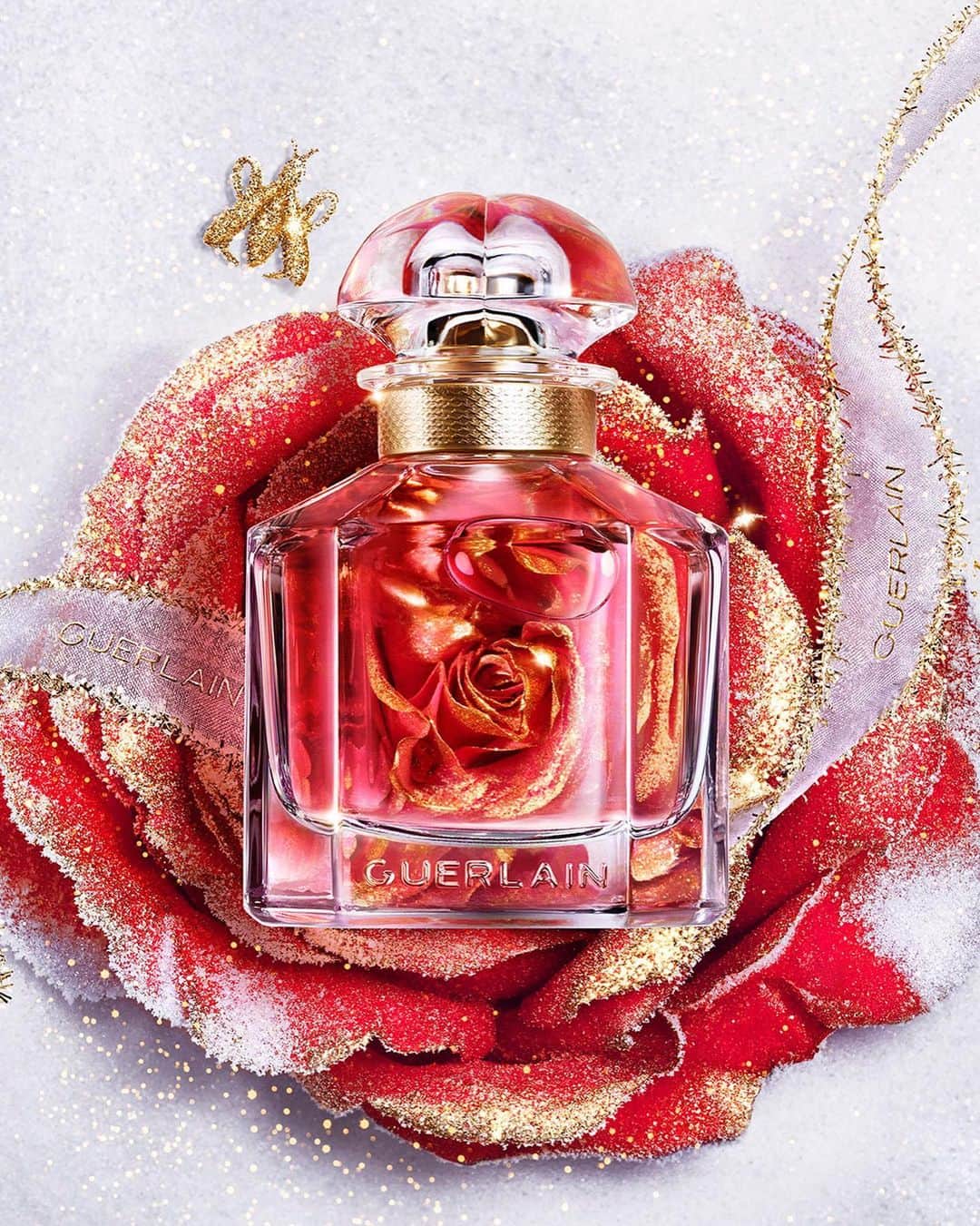 LVMHさんのインスタグラム写真 - (LVMHInstagram)「​  For the Holiday season, LVMH and its Maisons know no shortage of creativity when it comes to bringing a joyful end of year to you and your loved ones.​​  @guerlain brings sustainable beauty to the Holiday season with festive treats inspired by Mother Nature.​​  #Guerlain​ #LVMH」12月24日 21時49分 - lvmh
