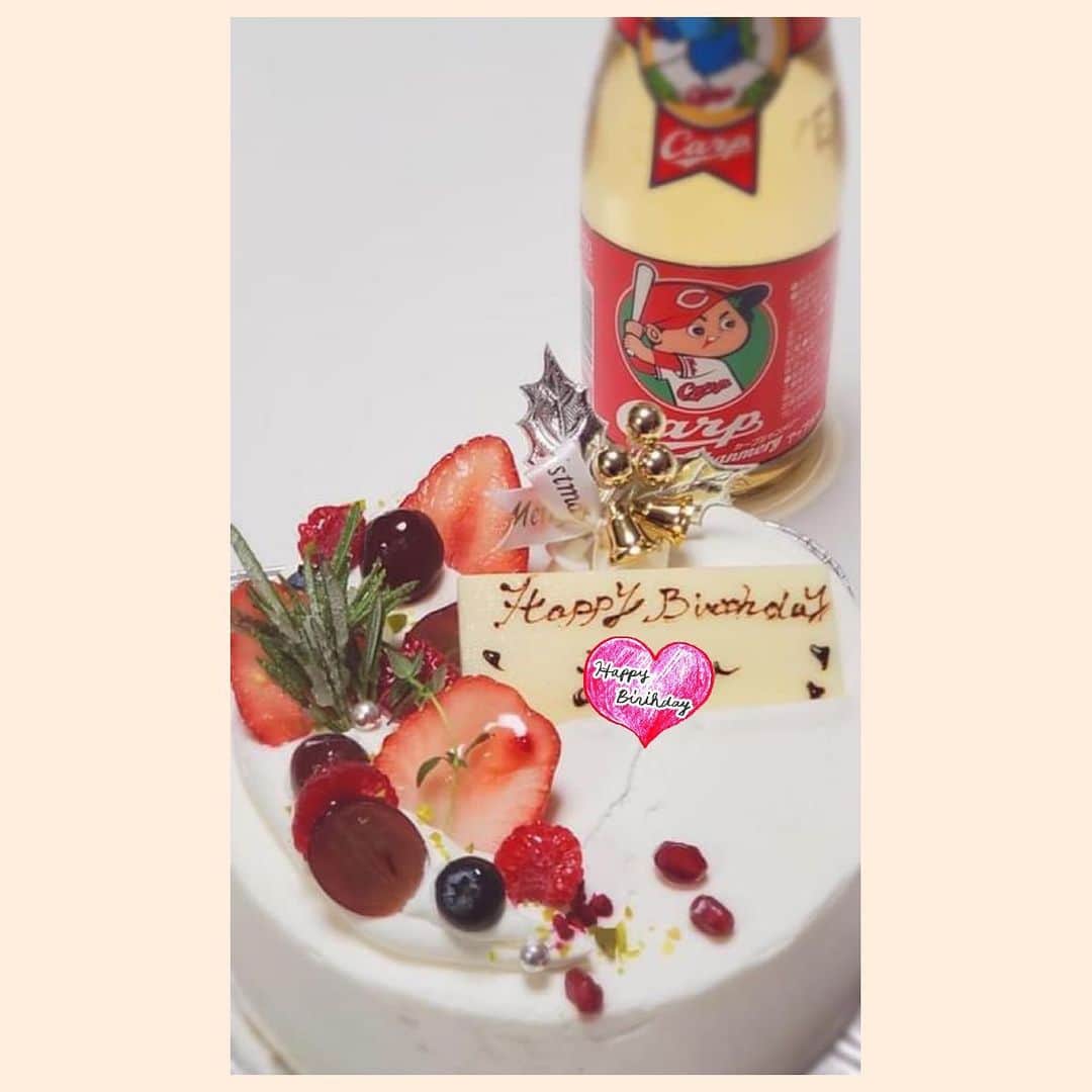 小林亜里紗さんのインスタグラム写真 - (小林亜里紗Instagram)「あくまでも #バースデーケーキ #カープシャンメリー」12月24日 21時59分 - teketekearinko