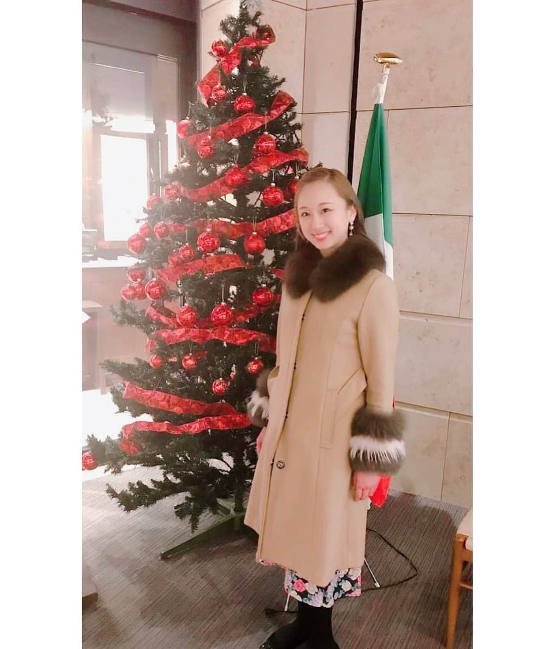 茉玲さや那のインスタグラム：「﻿ ✨𝙼𝚎𝚛𝚛𝚢 𝚇'𝚖𝚊𝚜🎄﻿ ﻿ 明日の25日は退団を発表した日﻿ 2年前の今頃はドッキドキだったなぁ。。﻿ ﻿ その時にみなさんから頂いたお言葉は﻿ 今でも鮮明に覚えています﻿ ﻿ 形あるものはもちろんだけど﻿ 形はなくても ﻿ いっしょに過ごした時間や かけてもらった言葉が﻿ なによりも記憶に残るんだなぁと﻿ いま 改めて感じてます‪‪☺︎‬‬﻿ ﻿ ずーっと大切にします‬‪‪☺︎✨﻿ ﻿ ﻿ みなさま 素敵なXmasを…❤💚﻿ ﻿ ﻿ ﻿ #思い出shotを添えて‪‪☺︎‬﻿ ﻿」