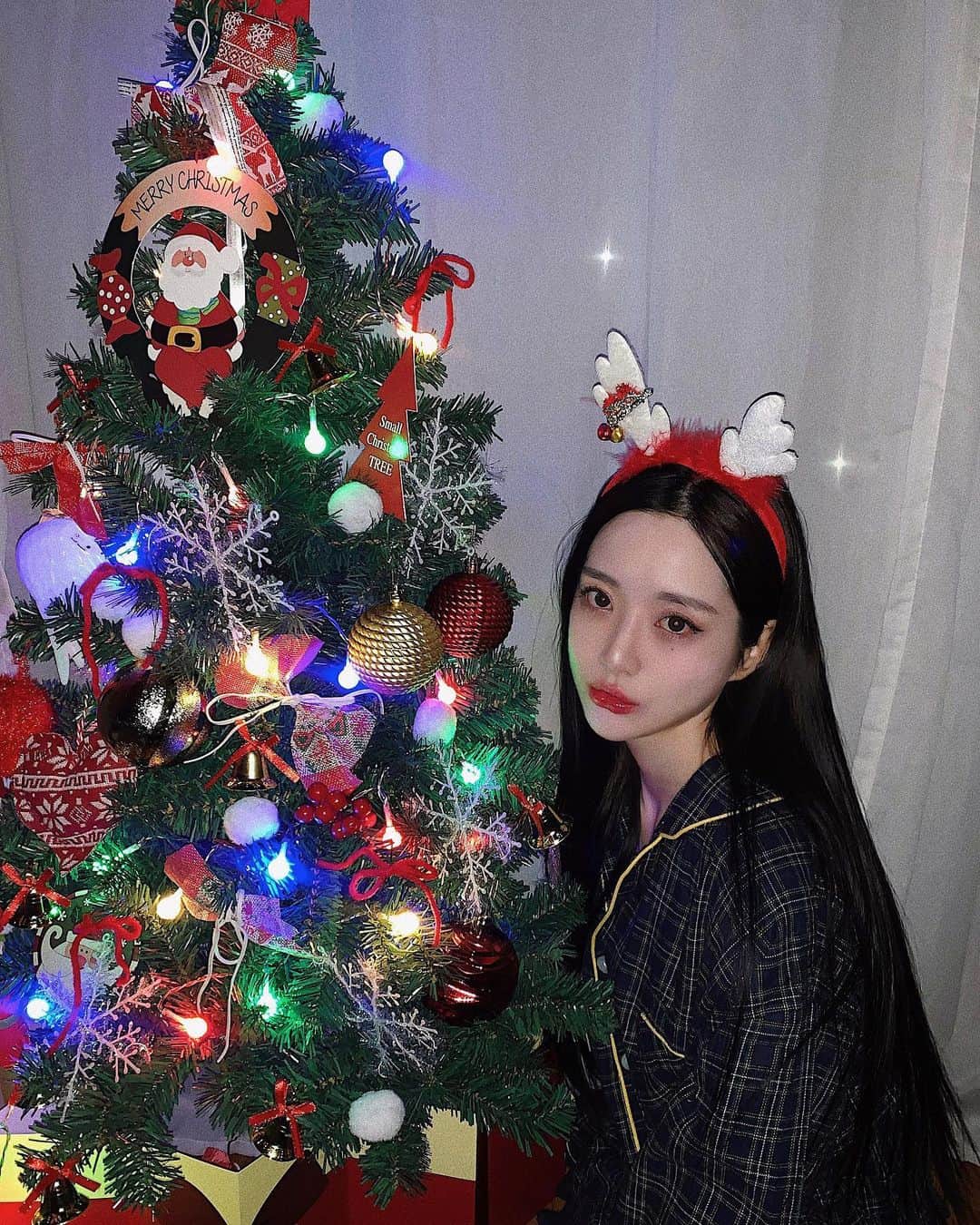 リュリさんのインスタグラム写真 - (リュリInstagram)「방구석 크리스마스, 소환사의 협곡에서 만나요 여러분🎅🏻lol」12月24日 21時55分 - ryu_lily