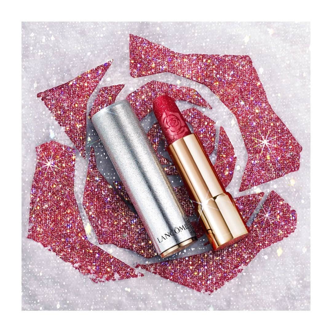 Lancôme Officialさんのインスタグラム写真 - (Lancôme OfficialInstagram)「Nothing says holiday festivities like our Limited Edition L’Absolu Rouge. Dressed up in glitter, it is a perfect go-to for any lipstick lover. #Lancome #LAbsoluRouge #Lipstick #LancomeHolidays #TogetherIsAGift」12月24日 21時58分 - lancomeofficial