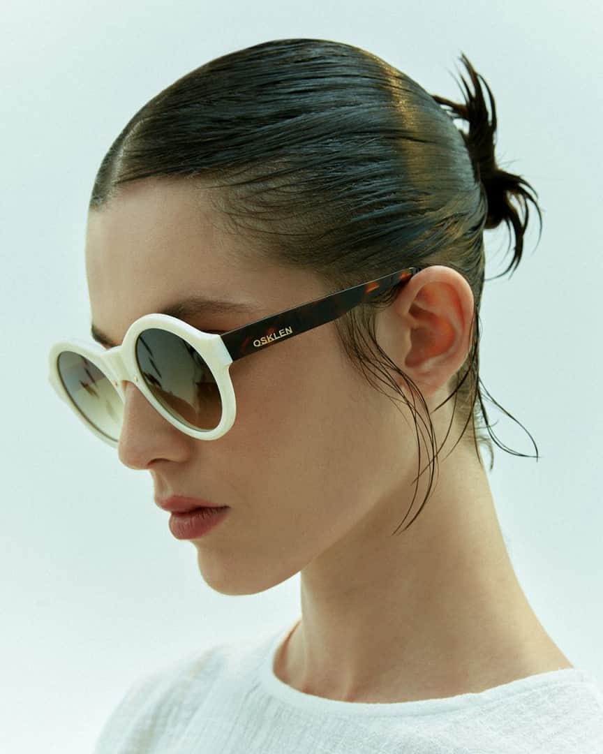 オスクレンさんのインスタグラム写真 - (オスクレンInstagram)「Osklen Sunglasses l Ipanema VI⠀ ⠀ // Made in Italy⠀ // Designed in Rio⠀ // Lentes Zeiss⠀ ⠀ Disponível nas lojas físicas.⠀ ⠀ #osklen⠀ #sunglasses⠀ #summer⠀」12月24日 22時00分 - osklen