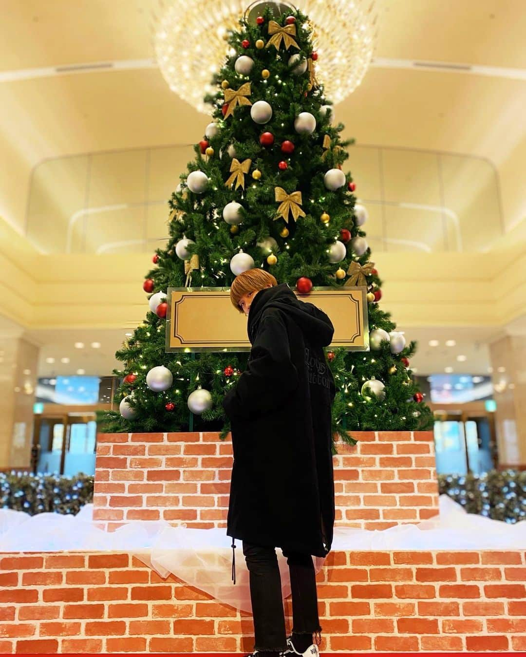 小越勇輝さんのインスタグラム写真 - (小越勇輝Instagram)「クリスマスイブ〜  ですね！  皆さん今年のクリスマスは どう過ごすのかな？  #ogostagram  #2020 #12月24日 #クリスマスイブ」12月24日 22時00分 - yuki_ogoe