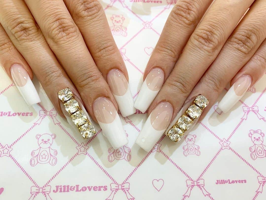 mamijinguのインスタグラム：「@yukatachibana  ゆかちゃんの初フレンチネイル💅💖  #jillandlovers #nail #nailart #paragel #gelneil#gel #ネイル #ネイルアート #me #look #love #かわいい」