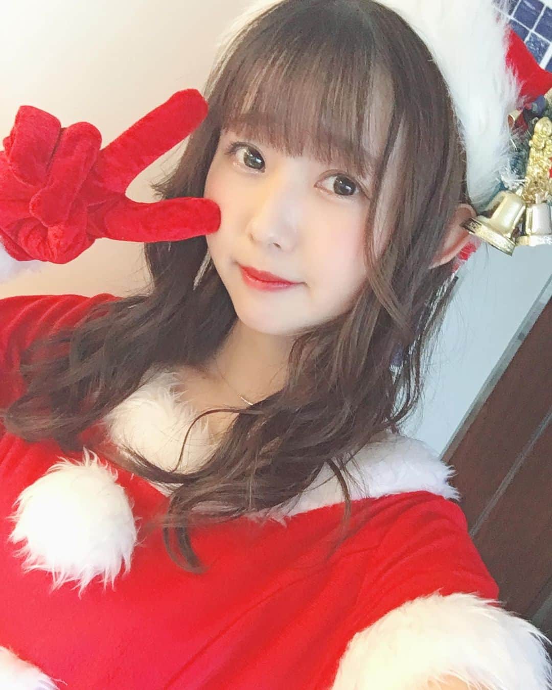 熊沢世莉奈さんのインスタグラム写真 - (熊沢世莉奈Instagram)「HappyMerry Christmas🎅🏻🎄🎁✨  サンタさん来てくれるかなぁ？😳」12月24日 22時05分 - kuma_0417