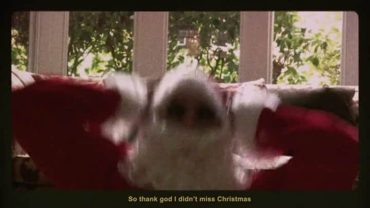 サーカ・ウェーヴスのインスタグラム：「Thinking about branching out into holiday themed work out vids. Working titles are "Cultivating christMASS" and "Jingle dumbbells"」