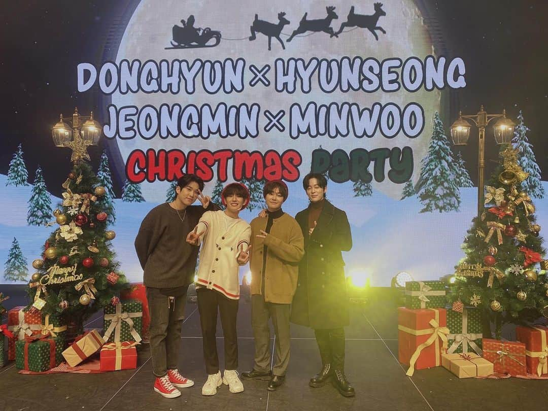 ミヌのインスタグラム：「다들 메리 크리스마스입니당❤️ みんなメリクリ❤️ Merry Christmas❤️  #크리스마스 #christmas」