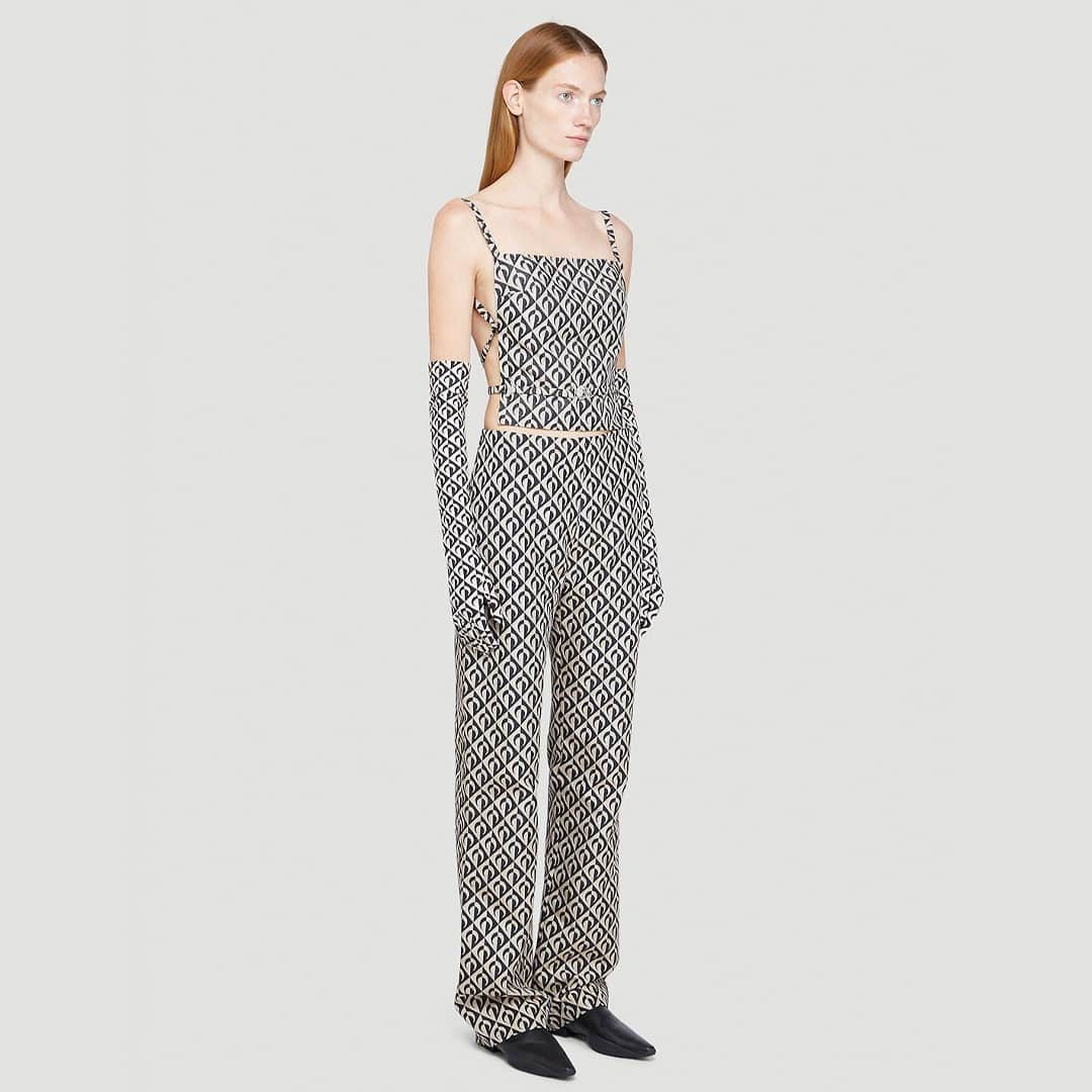 エルエヌシーシーのインスタグラム：「Charmed by the aesthetics of sportswear, Marine Serre's up-cycled designs combine form-fitting silhouettes and a couture-inspired sensibility with high-tech and innovative fabrics. Explore Marine Serre's truly forward-thinking output.  @marineserre_official」